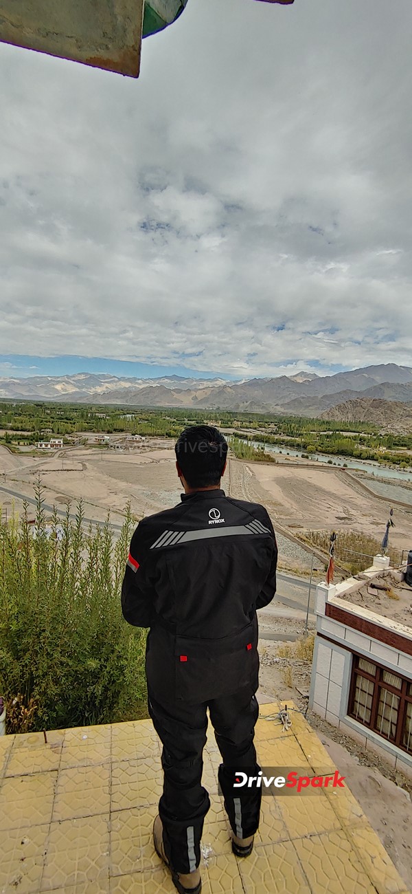 Honda CB350 Sunchasers — A Higher Chase: Roadtripping High In The Mountains Of Ladakh