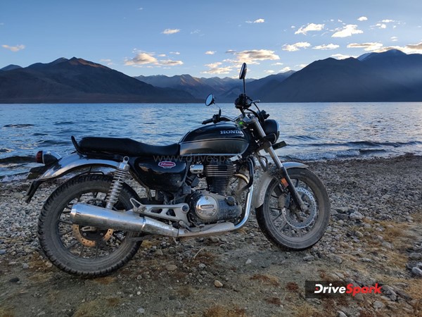 Honda CB350 Sunchasers — A Higher Chase: Roadtripping High In The Mountains Of Ladakh