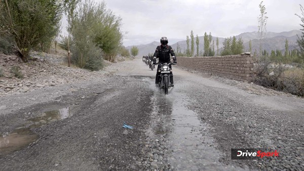 Honda CB350 Sunchasers — A Higher Chase: Roadtripping High In The Mountains Of Ladakh