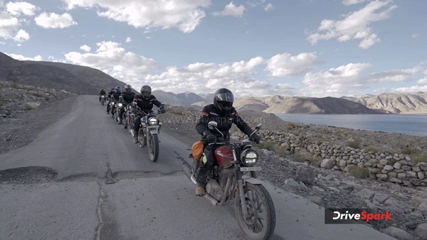 Honda CB350 Sunchasers — A Higher Chase: Roadtripping High In The Mountains Of Ladakh