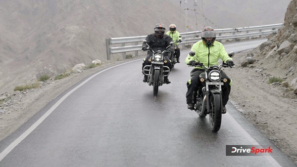 Honda CB350 Sunchasers — A Higher Chase: Roadtripping High In The Mountains Of Ladakh