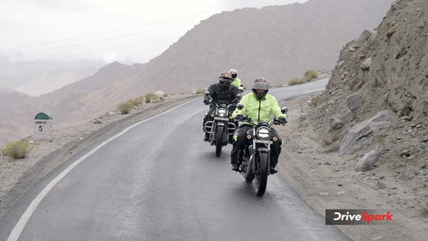 Honda CB350 Sunchasers — A Higher Chase: Roadtripping High In The Mountains Of Ladakh