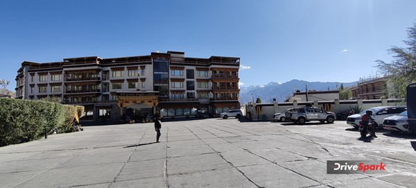 Honda CB350 Sunchasers — A Higher Chase: Roadtripping High In The Mountains Of Ladakh