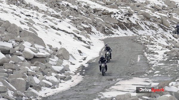 Honda CB350 Sunchasers — A Higher Chase: Roadtripping High In The Mountains Of Ladakh