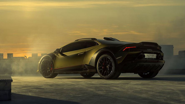 lamborghini huracan sterrato rear three quarter