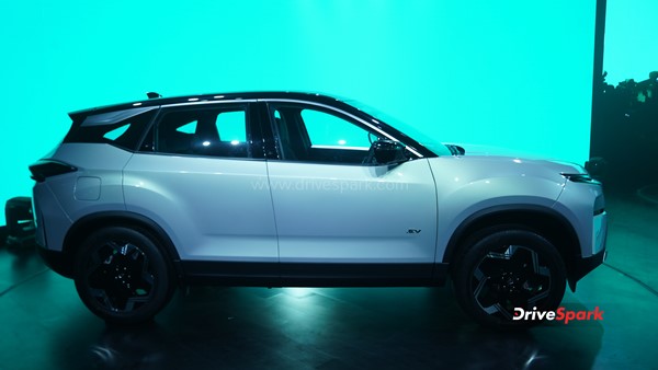 tata harrier ev side profle