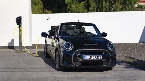 mini cooper se convertible charging