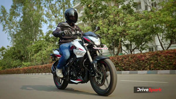 2023 bajan pulsar ns 200 tracking shot