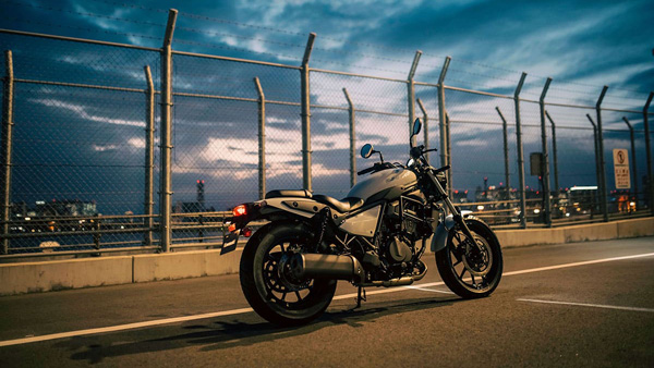 Kawasaki Eliminator 400 Breaks Cover – 399cc Parallel-Twin Engine, Trellis Frame 