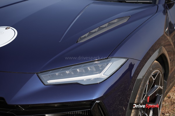 lamborghini urus performante review bonnet vents