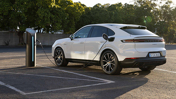 2023 porsche cayenne