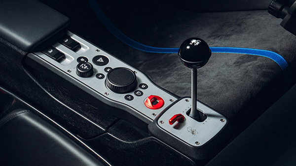 Gordon Murray Automotive T.33 Spider manual gearbox