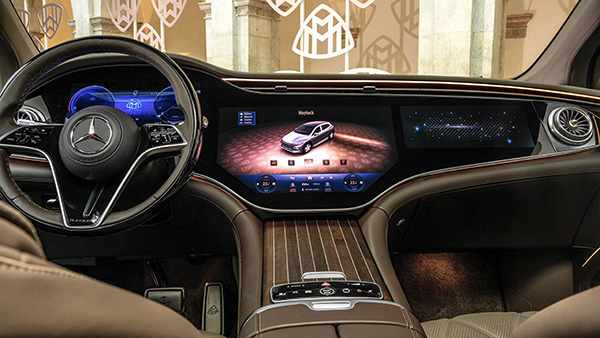 mercedes-maybach eqs suv hyperscreen