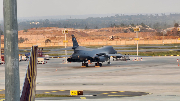 usaf b1-b bangalore airport usaf b1-b bangalore airport