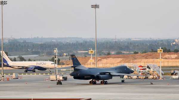 usaf b1-b bangalore airport usaf b1-b bangalore airport