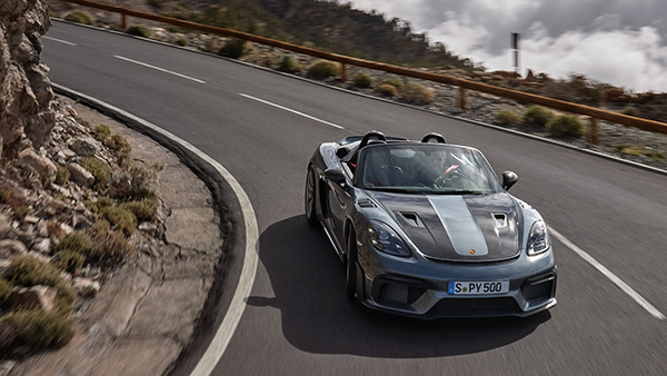 Porsche 718 Spyder RS front design