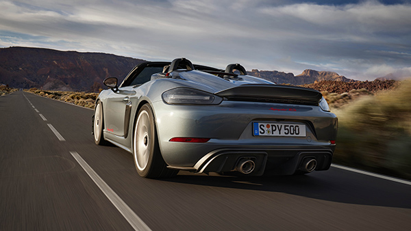 Porsche 718 Spyder RS rear profile