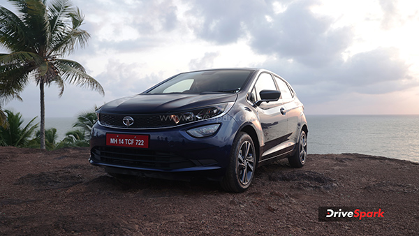 tata altroz icng review front view