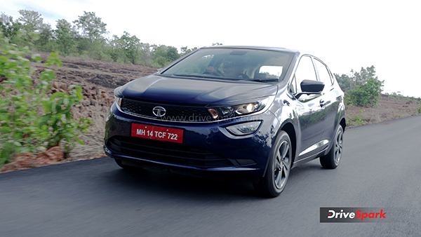 tata altroz icng review front running shot