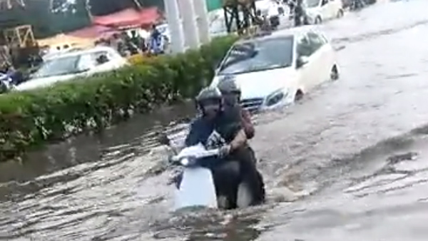 mercedes-benz-stuck-ola-s1-pro-wades-through-water2