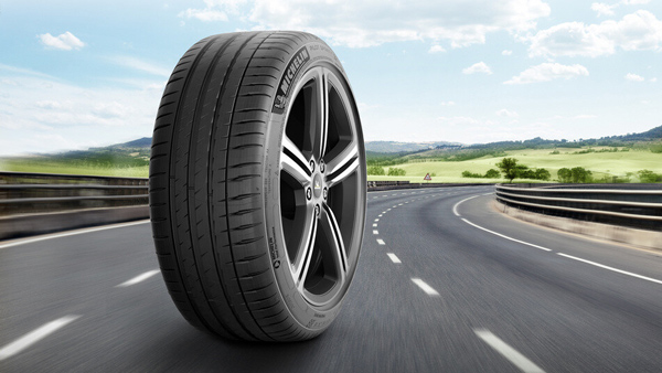 Michelin Pilot Sport 4