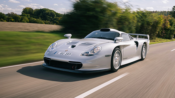 Porsche 911 GT1 Strassenversion