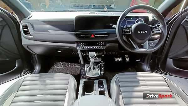 kia seltos interior