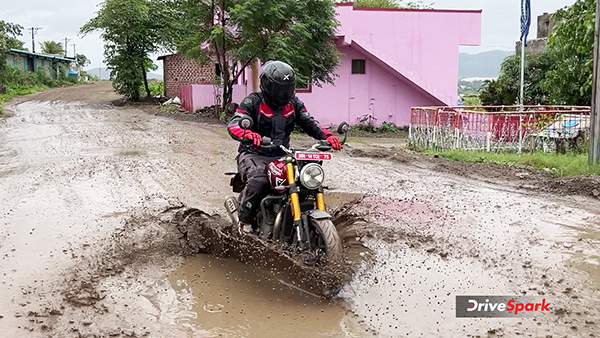 Triumph speed 400 suspension test Triumph speed 400 suspension test