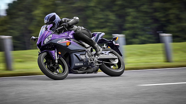 Yamaha YZF-R3 Side