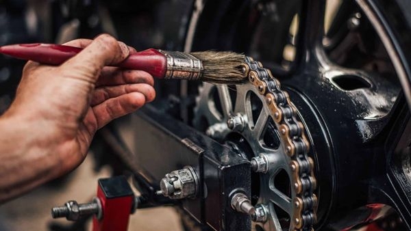 Lubricating Motorcycle Chain