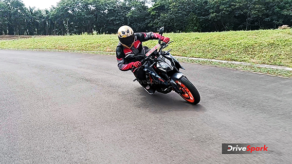 2024 KTM 390 Duke Review cornering