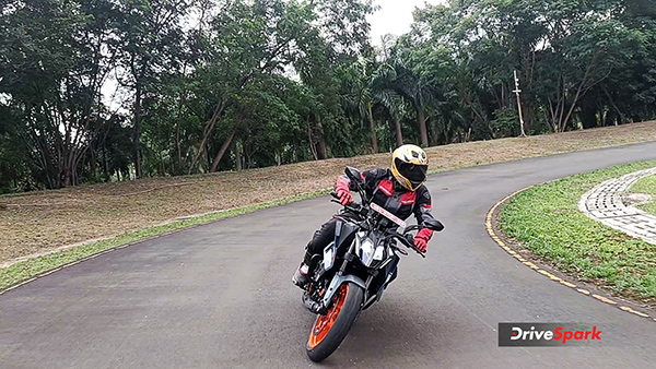 2024 KTM 390 Duke Review cornering shot