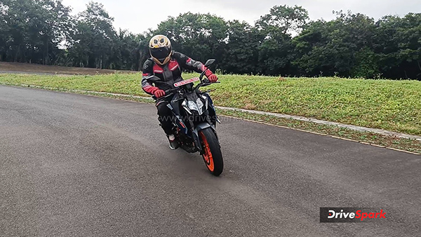 2024 KTM 390 Duke Review tracking shot