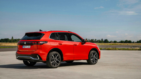 2024 Volkswagen Tiguan Side