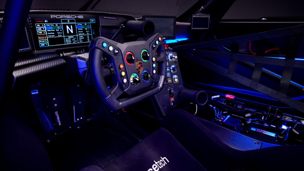 Porsche 911 GT3 R Rennsport interior