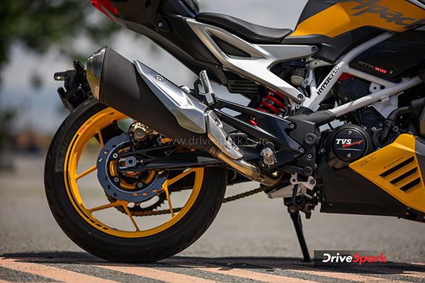 TVS Apache RTR 310 Review engine and exhaust
