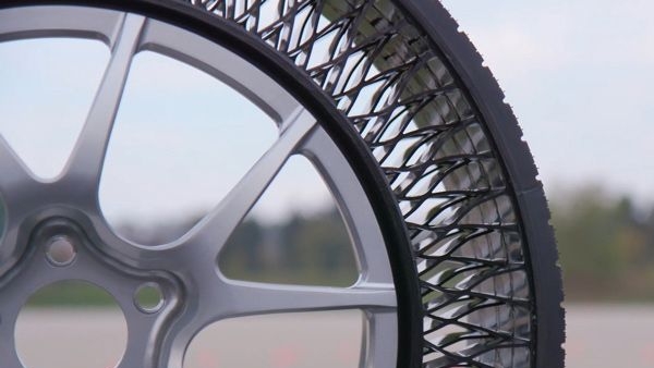 Nissan Airless Tire Elastic Spokes