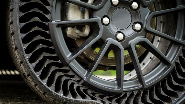 Nissan Airless Tire Close View