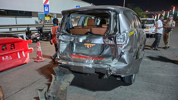 Bandra Worli Sea Link Car Accident Image