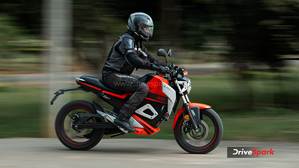 oben rorr review side tracking shot