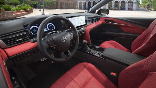 Toyota Camry Hybrid Dash