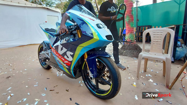 TVS Apache RTE Electric Racing Motorcycle Unveiled At MotoSoul 2023 ...