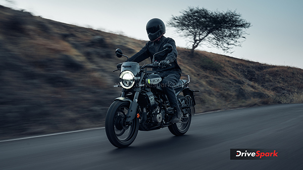 2024-husqvarna-svartpilen-401-review-tracking-shot