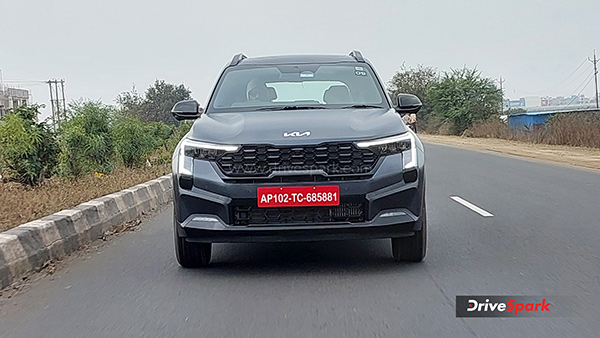 kia sonet review front tracking shot kia sonet review front tracking shot