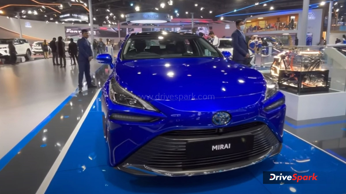 Toyota Mirai Cover