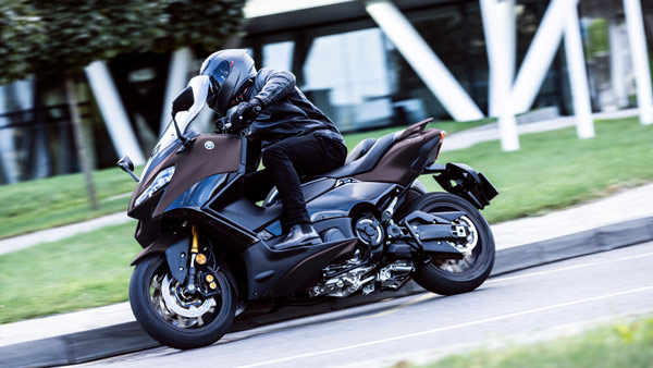 yamaha tmax560 side
