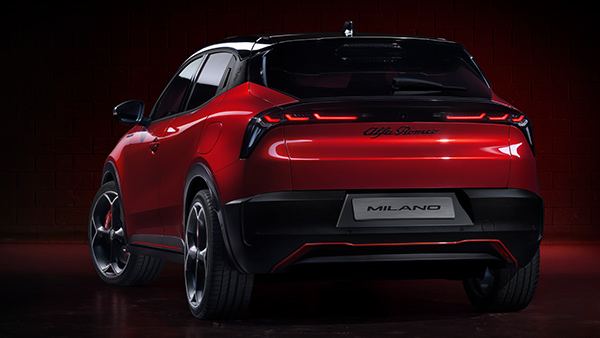 alfa romeo milano rear profile