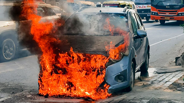 Combating Vehicle Fires in India Summers