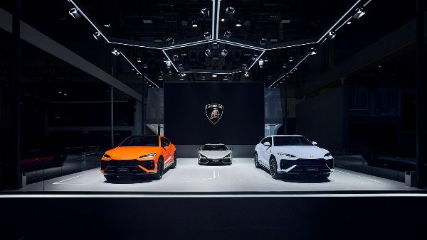 New Lamborghini Urus SE Debuts