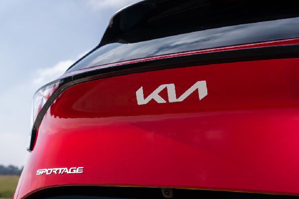 Kia EV9, Sportage Win at AM 2024